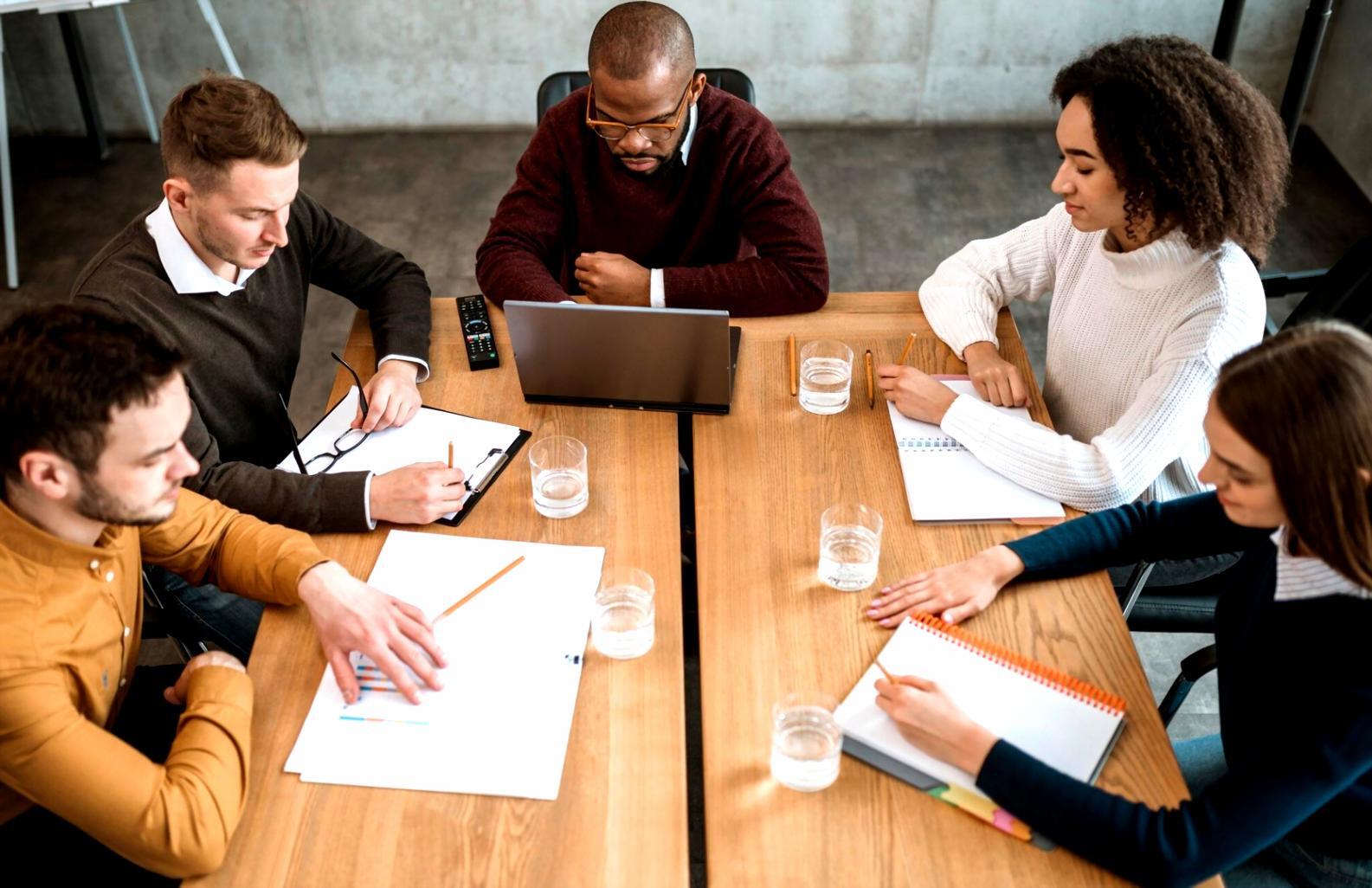 Espace de travail organisé pour l'apprentissage en ligne